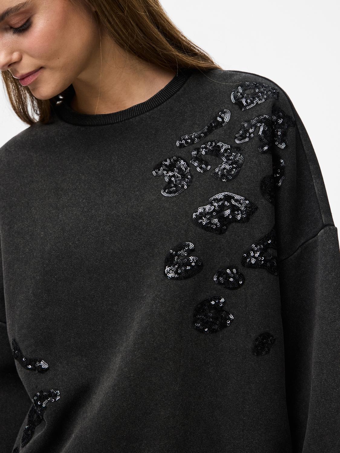 model_shot-detail